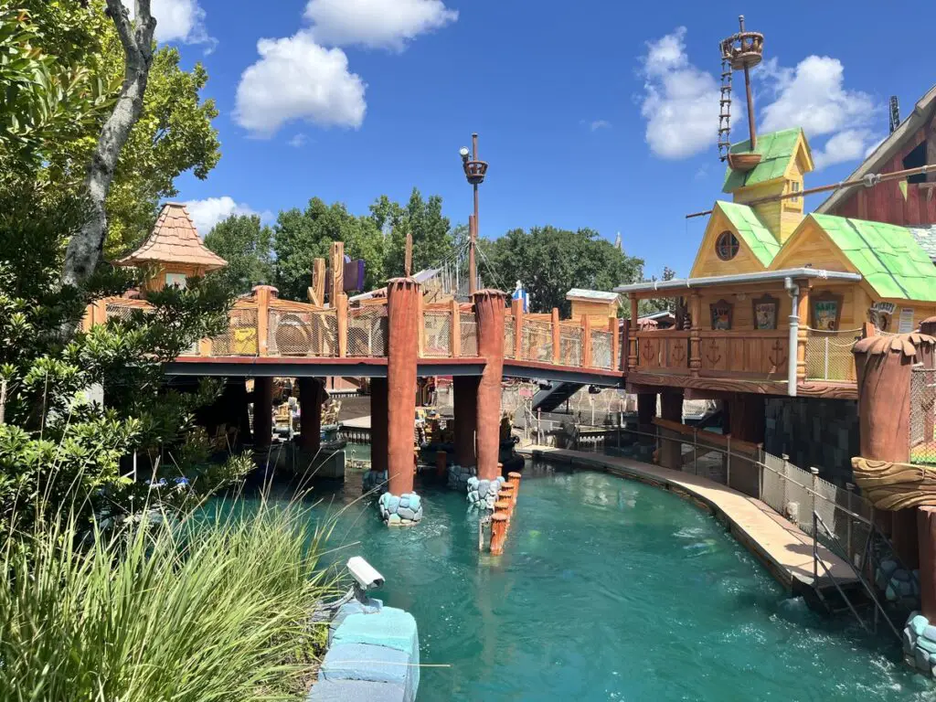 View of Popeye & Bluto's Bilge-Rat Barges ride