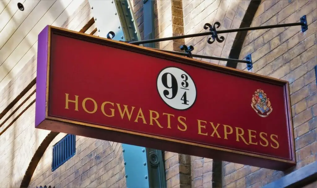 Hogwarts Express sign 9 3/4 at Universal Orlando